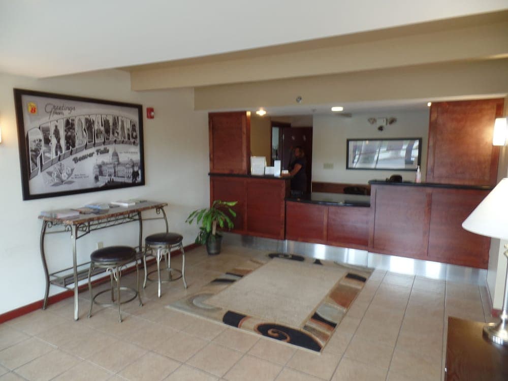 Super 8 by Wyndham Beaver Falls