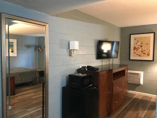 Lamplighter Motel