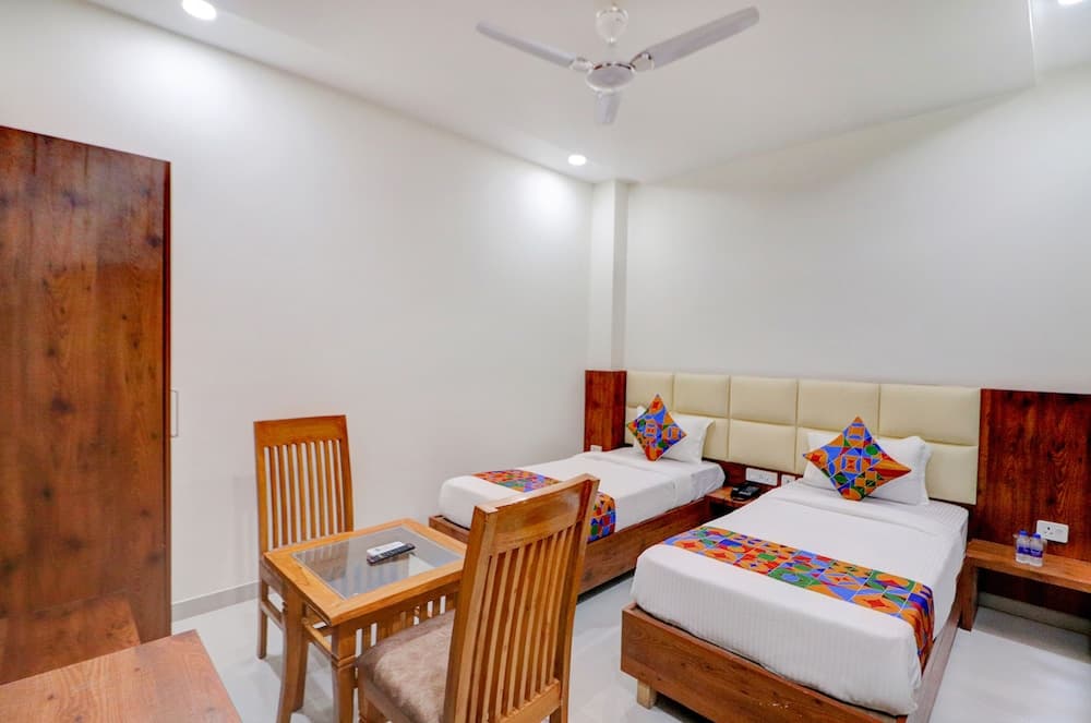 FabExpress Pravi Inn