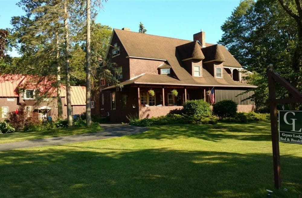 Geyser Lodge
