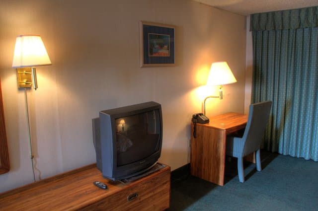 Seasons Inn Hotel
