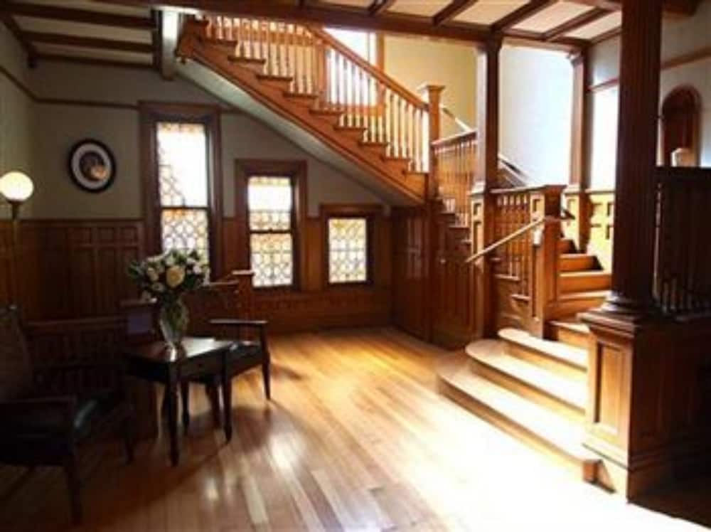 Patterson Inn