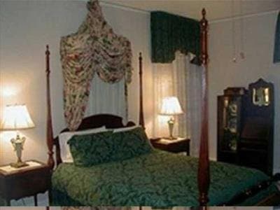 Walnut Lane Inn Bed and Breakfast
