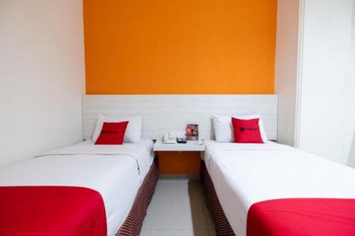 RedDoorz Plus @ Hotel Alden Makassar