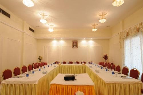 Falaj Daris Hotel