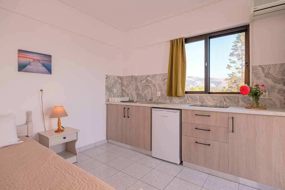 Anthia Apartments