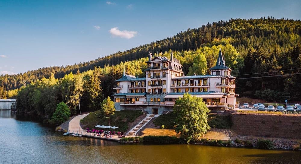 Retro Riverside Wellness Resort