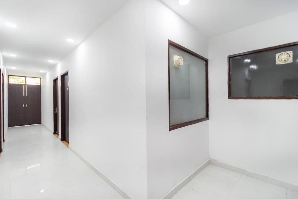 OYO 40460 Paradise Studio