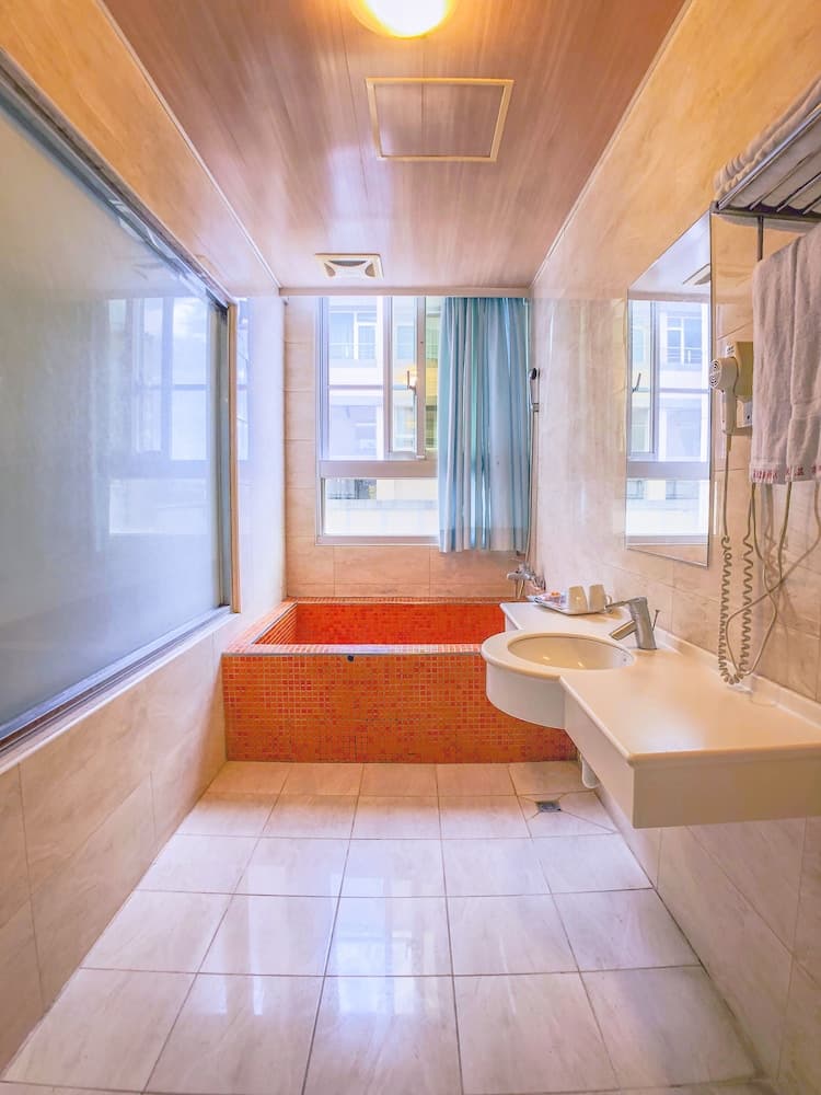 Jade Spring Hot Spring Hotel