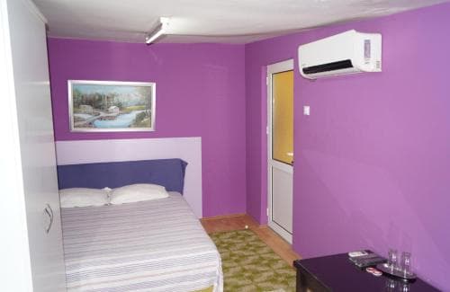 Hostel Restoran Slon