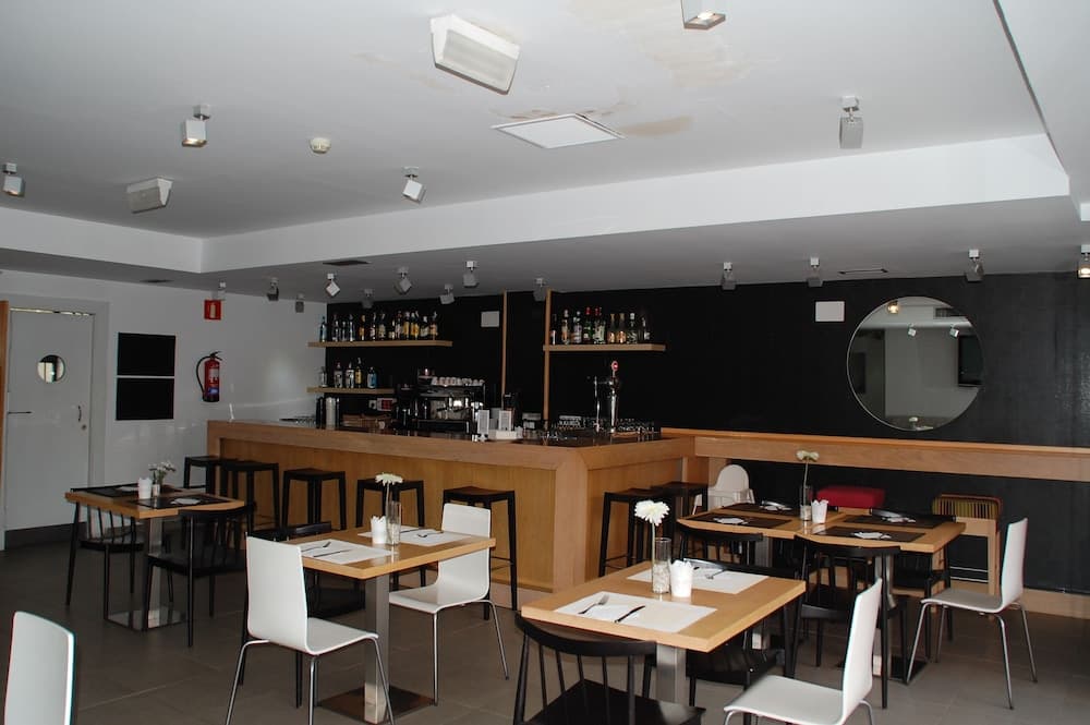Eco Alcala Suites