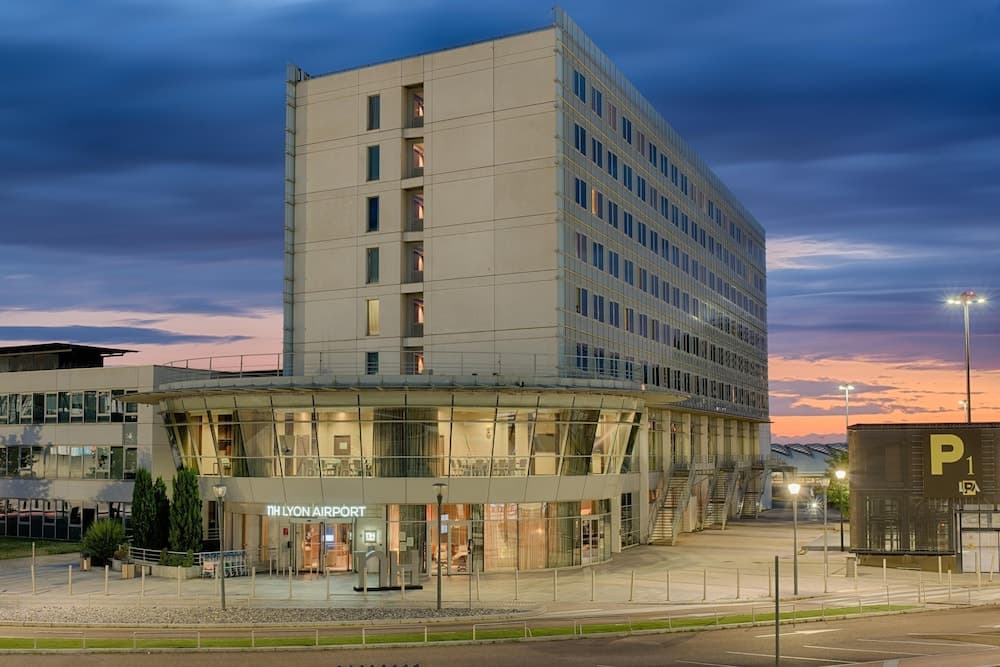 NH Lyon Airport