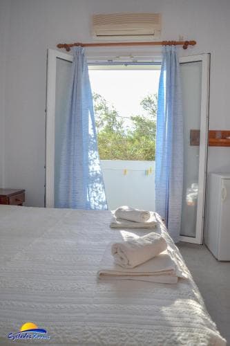 Cyclades Rooms