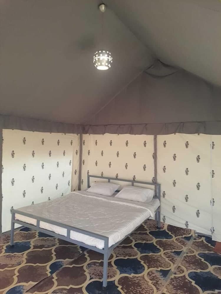 Desert Inn Camp