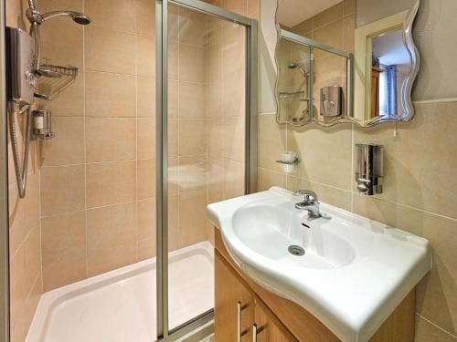 Pearl Suite
