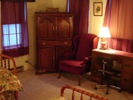 Maplehurst Inn