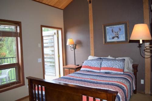 Bear Creek Lodge