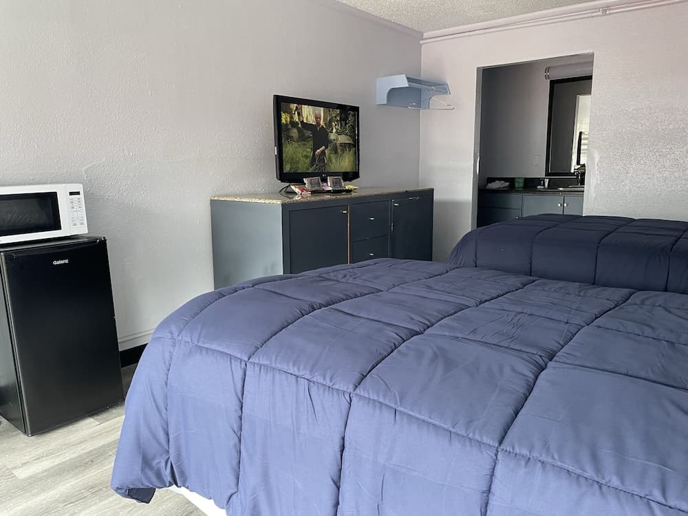 Budgetel Inn & Suites