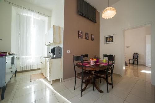 Flora Rooms