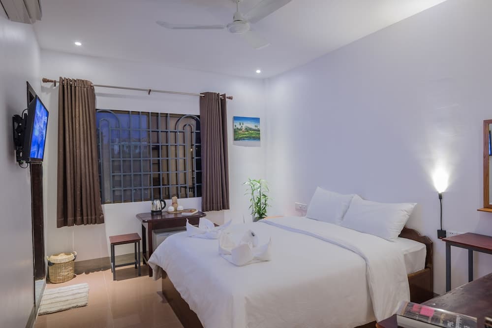 Yellow Hostel