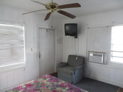 Royal Palms Motel