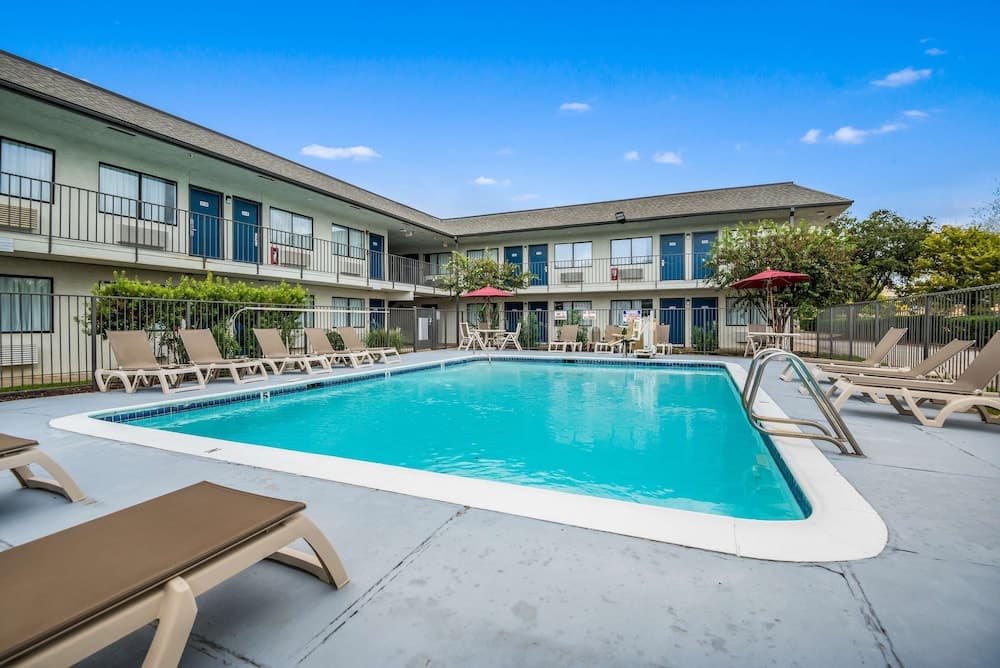 Motel 6-College Station, TX - Bryan