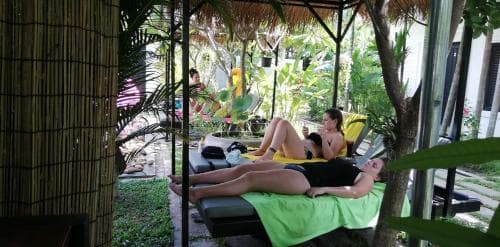 YOLO Hostel