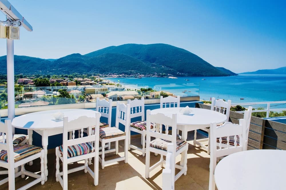 Ponti Beach Hotel