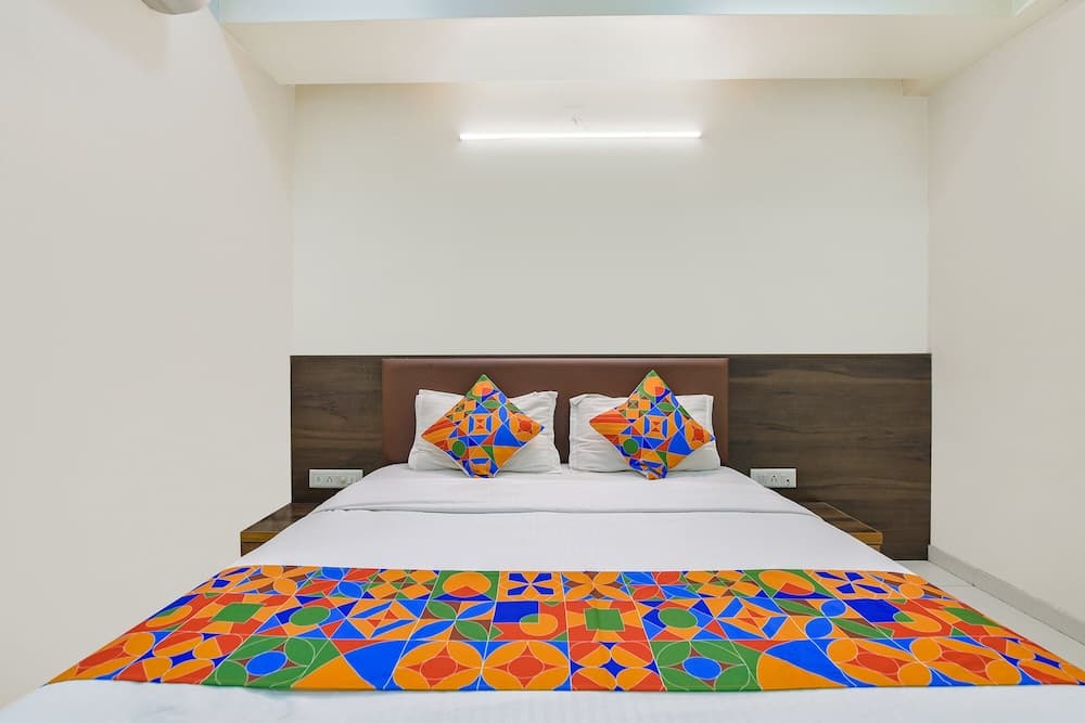 Fabhotel Crystal