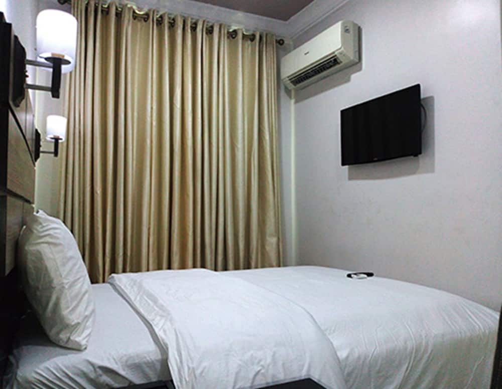 Somerset Suites