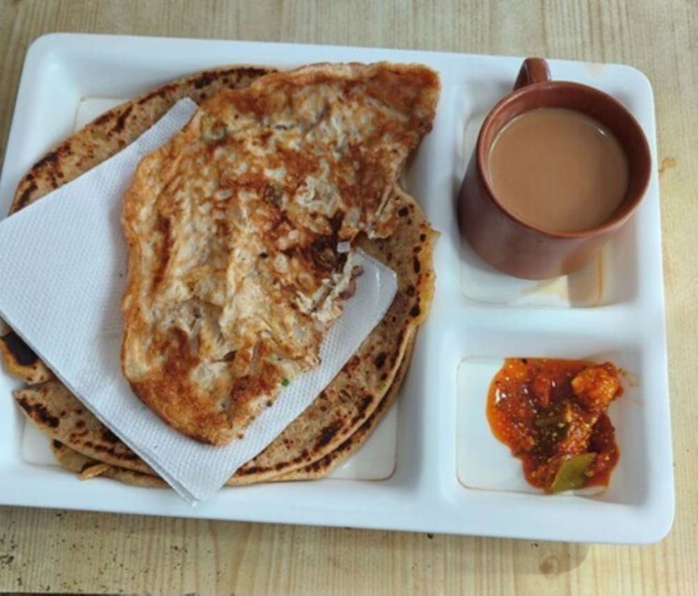 Goroomgo Rajput Charbagh Lucknow