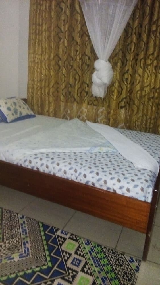 Isimbi House