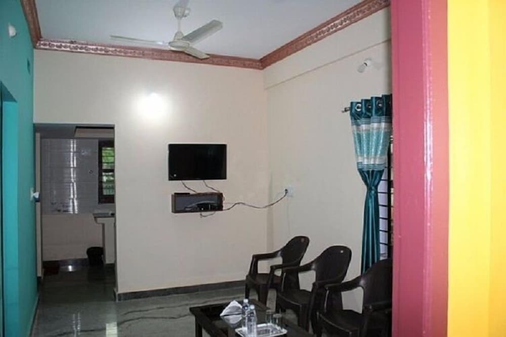 Iroomz Sri Vinayaka Comforts