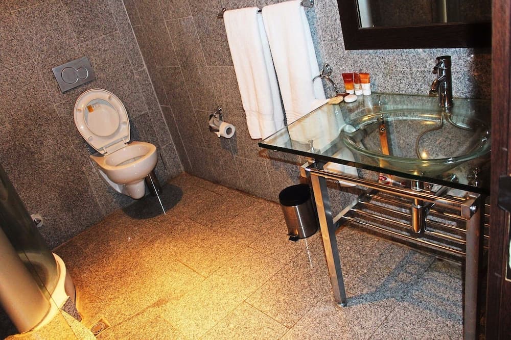 Apo Apartments
