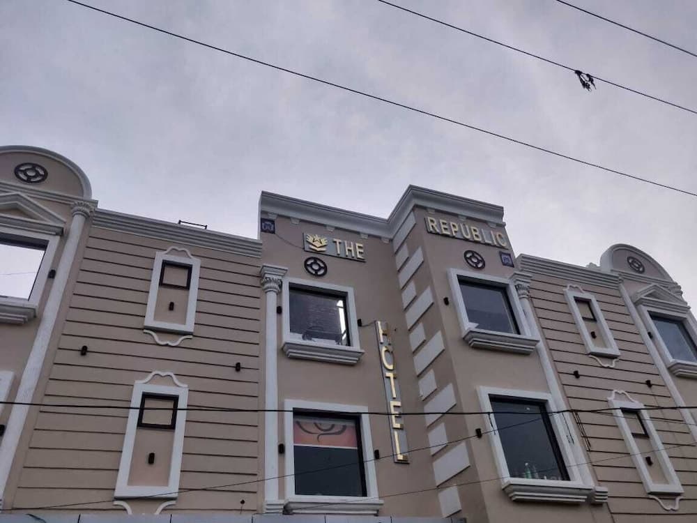 The Republic Hotel