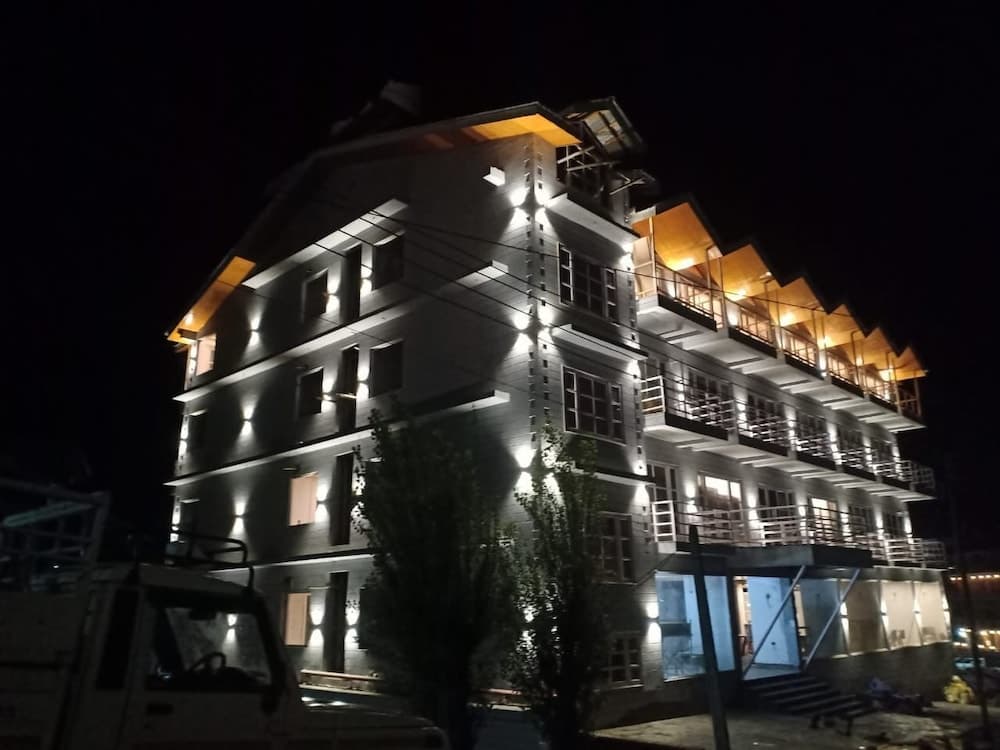 Hyacinth Hotel