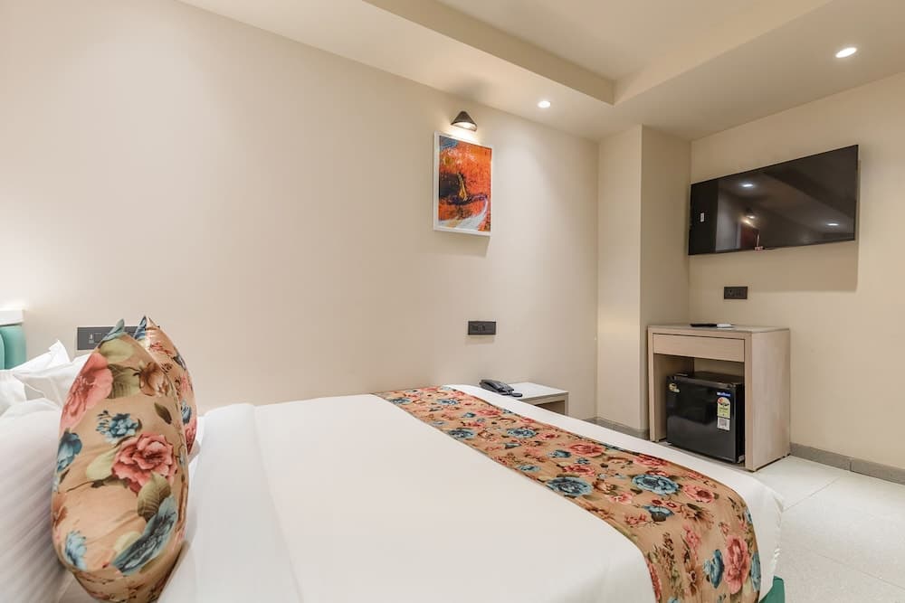Fabhotel Red Vibe