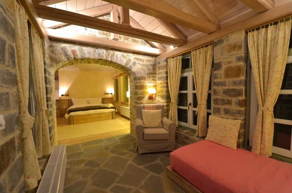 Papaevangelou Hotel
