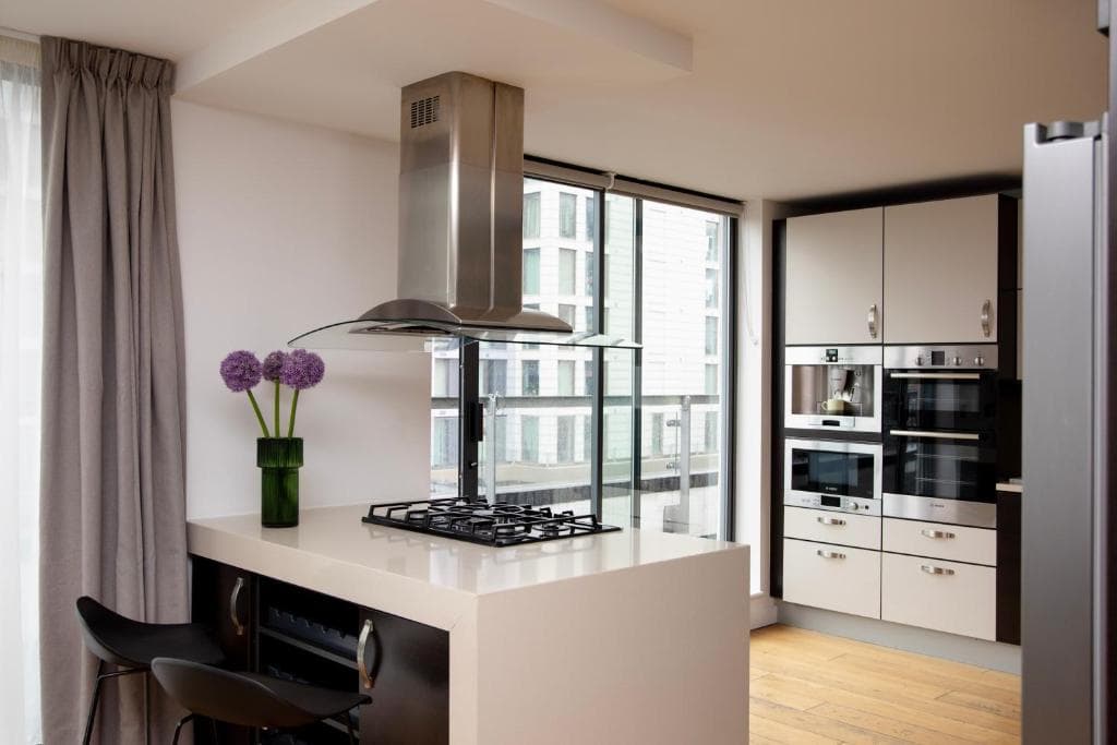 Bob W Tower Hill Residences