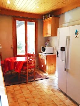Chalet White Attack