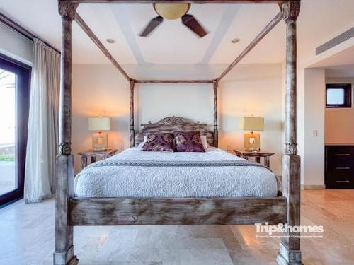 Playa de La Paz 1 Br Luxury Condo & access to Beach Club