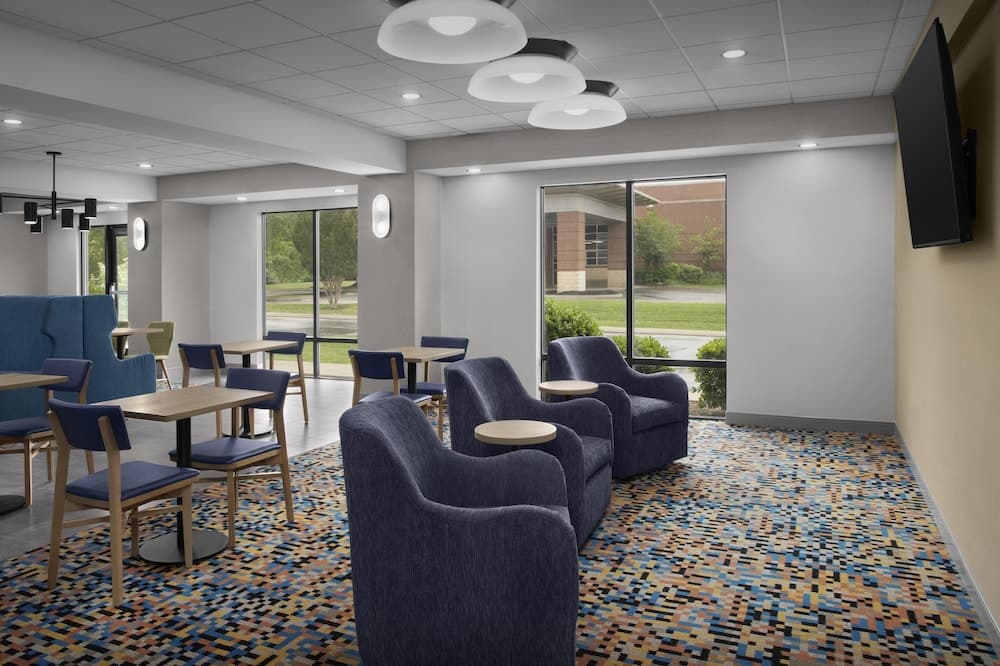 Hampton Inn Lenoir City