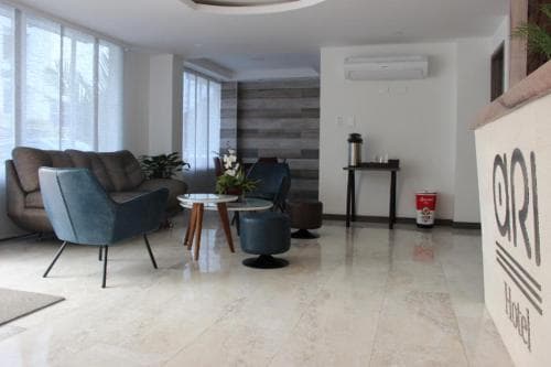 Ari Hotel