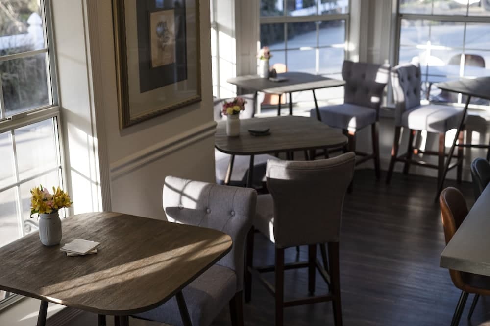 Hounds Tooth Inn