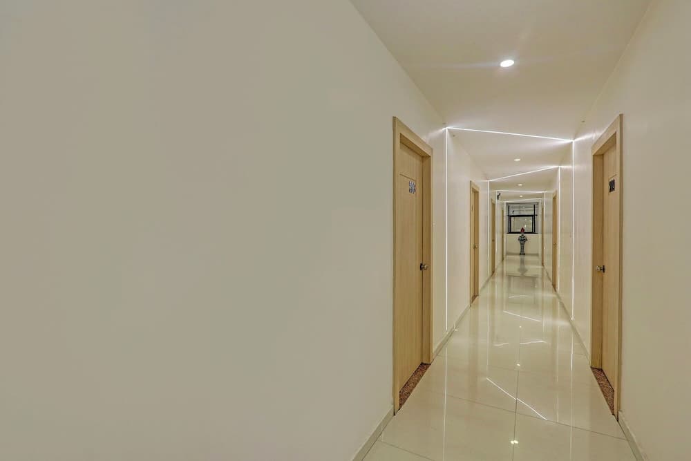 Fabhotel Blue Moon