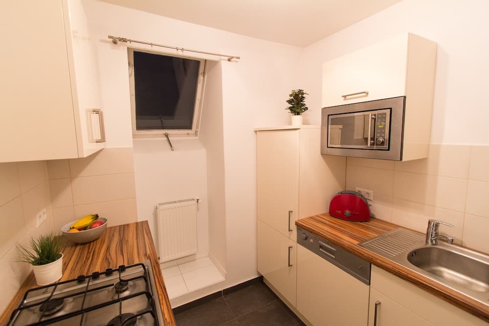CheckVienna Apartment Josef Kutscha