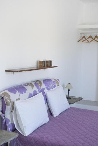Anemoessa Rooms & Studios