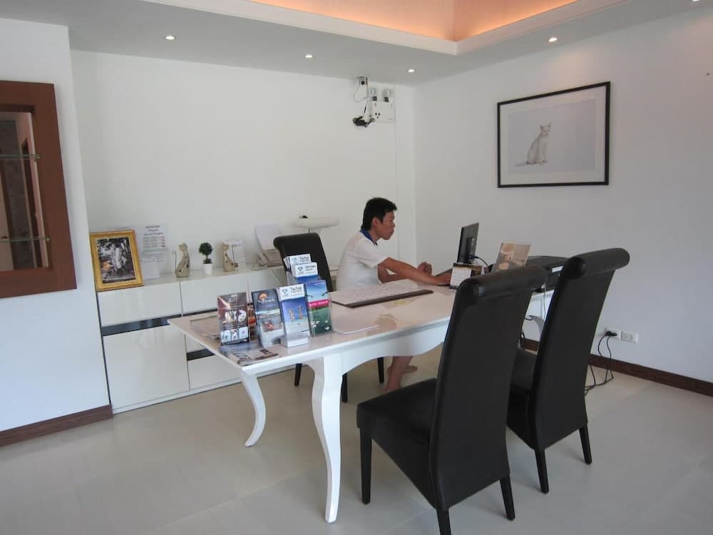 White Cat Hotel