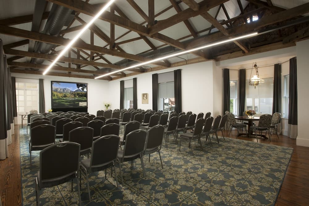 Vineyard Hotel