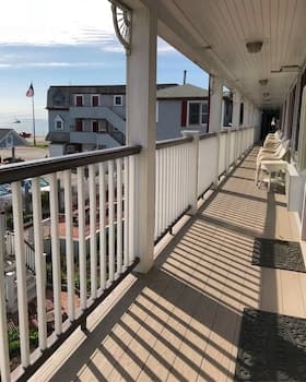 M V Surfside Motel